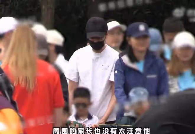 馮紹峰兒子五歲照片首度曝光男版趙麗穎驚艷登場引爆社交媒體熱議