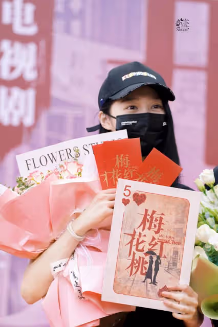 關曉彤終於要在新劇翻身啦!穿民國風造型美到爆,盡顯富家千金範