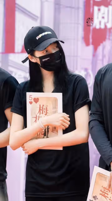 關曉彤終於要在新劇翻身啦!穿民國風造型美到爆,盡顯富家千金範