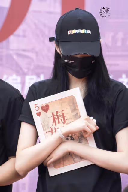 關曉彤終於要在新劇翻身啦!穿民國風造型美到爆,盡顯富家千金範