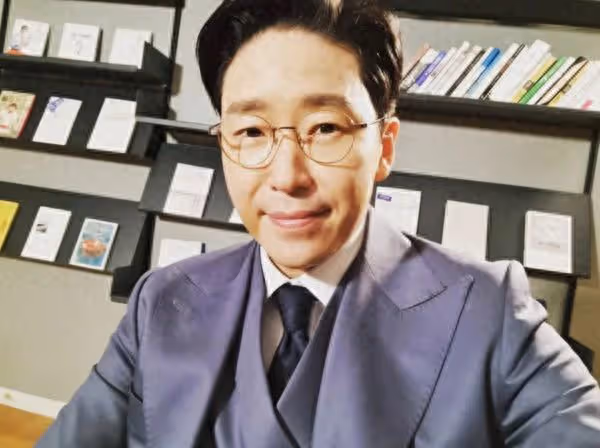 快訊/48歲《上流戰爭》嚴基俊要結婚了! 「12月辦婚禮」對象身分曝光