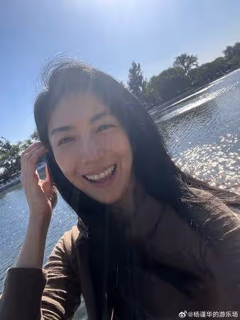 楊謹華笑稱「是不是該祝自己母親節快樂」! 留言暴動狂喊媽