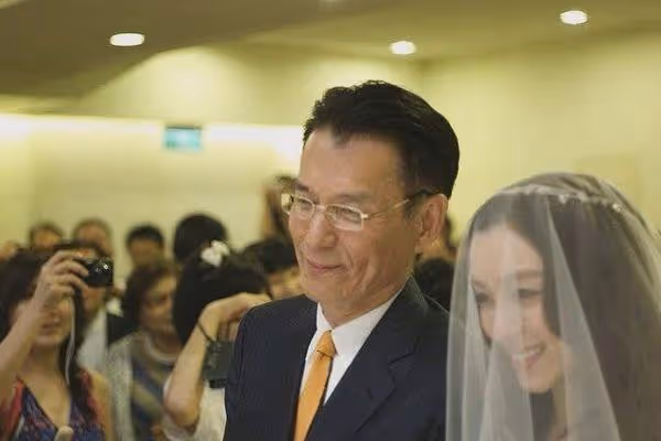 范瑋琪曬13年前婚禮照憶亡父 2年連失3至親:願和媽媽在天堂無憂