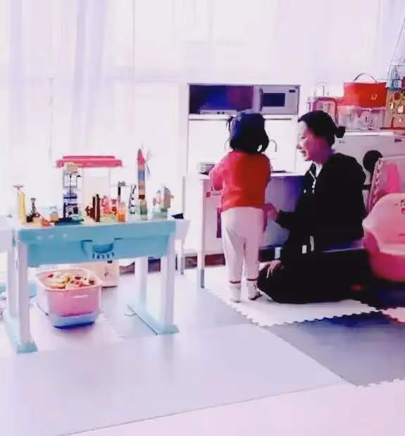 TVB女星因艷舞事件被雪藏,在內地結婚生女,如今生活很幸福