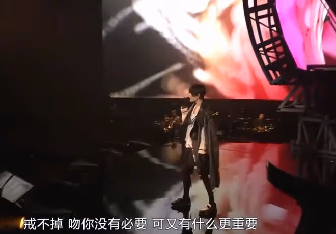 央媒辣評《歌手》,華語樂壇的潛規則,被毫不留情的揭露!