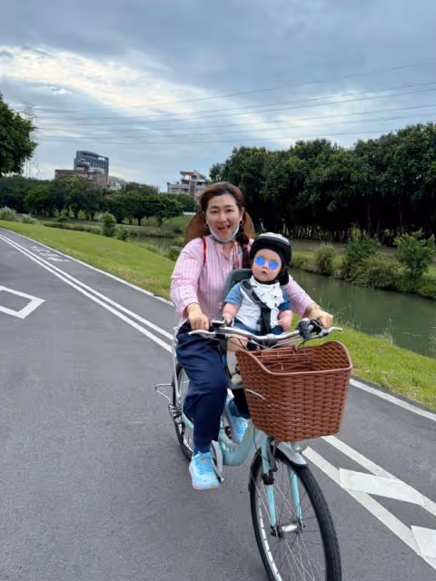 任家萱曬兒子近照，8個月小腰果長勢喜人，全身肉嘟嘟胖到沒脖子