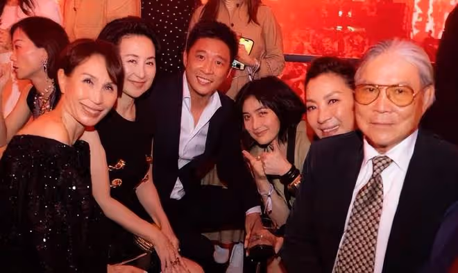 何猷啟當選東華三院副主席，與姐姐何超瓊合作，發展家族企業