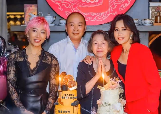 劉嘉玲給母親王馥梅送母親節祝福,分享母女舊照片表達感激之情