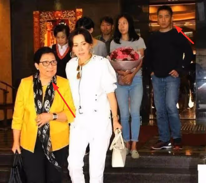 劉嘉玲給母親王馥梅送母親節祝福,分享母女舊照片表達感激之情