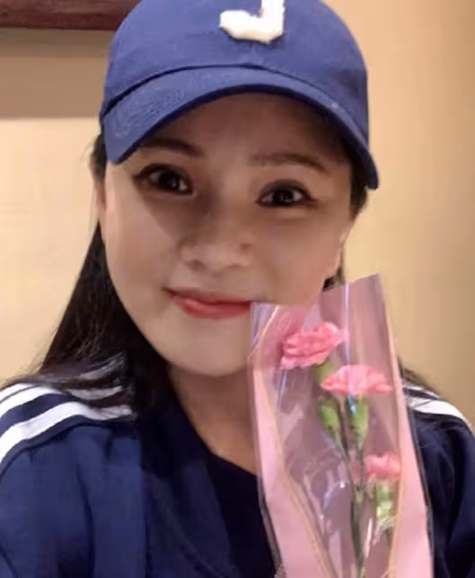 伊能靜母親節女兒贈繪畫,兒子送祝福,秦昊發8888大紅包 