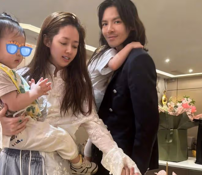 向佐曬全家聚會,小奶皇如翻版向太,郭碧婷單手抱3歲兒子臂力驚人