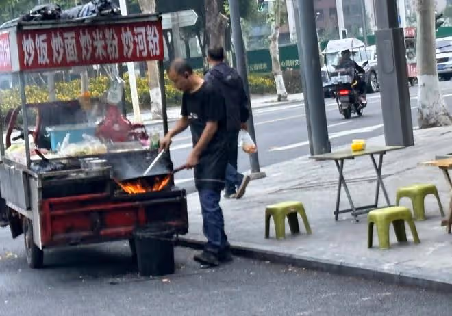 賣炒飯的一年能掙套首付!