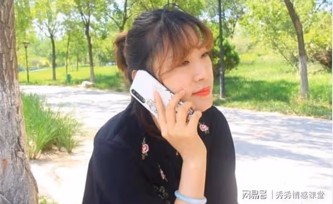 父親去世後,我每月給繼母1000塊錢,我離婚後她倒給我20萬