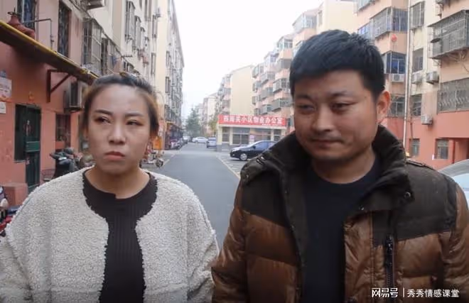 父親去世後留下十萬塊錢,我弟一分不給我,我:先把50萬還我