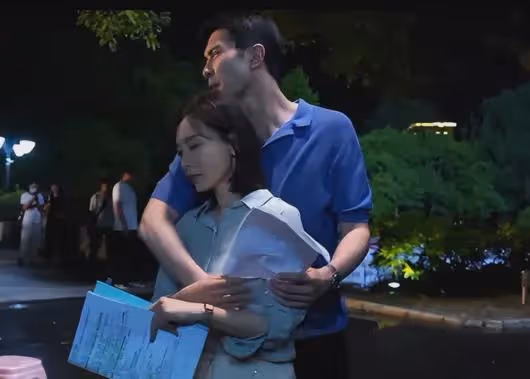 扮丑、撒潑、不內耗，會挑戲的馬伊琍在新劇里的姐弟戀贏麻了