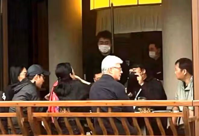 朱玲玲和76歲丈夫現身，二嫁豪門都放棄百億家產，她才是最聰明