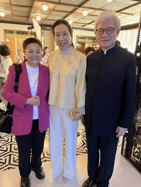 朱玲玲和76歲丈夫現身，二嫁豪門都放棄百億家產，她才是最聰明