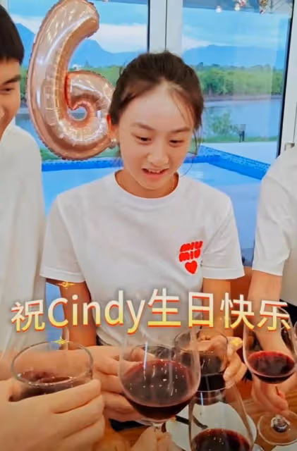 葉一茜分享斐濟之行，森碟邊備賽邊過16歲生日，頂著烈日刻苦練球
