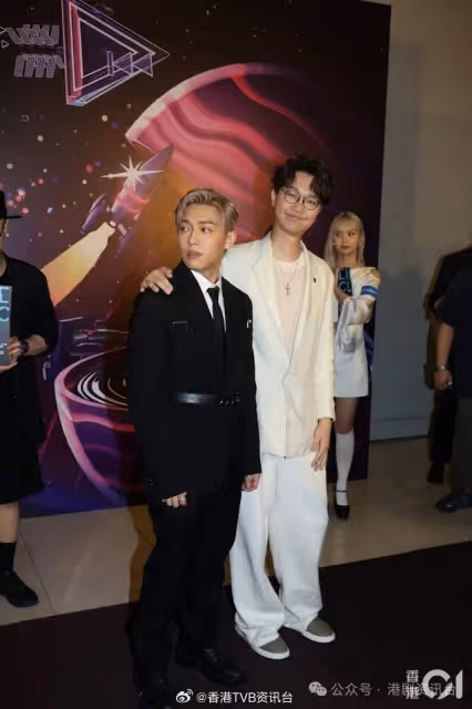 王嘉爾盼35歲前成家立室!MC與姜濤同台忘記縮肚