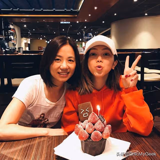 母親節明星大曬媽媽照,貌美星媽顏值驚人!