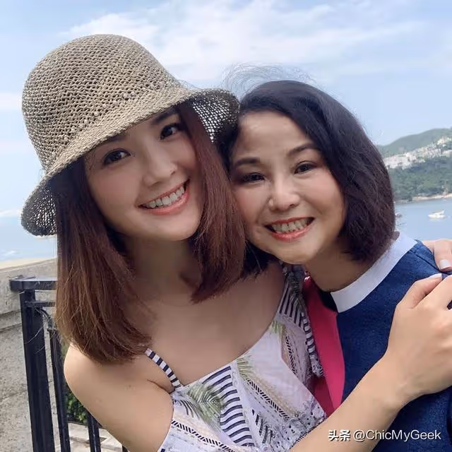 母親節明星大曬媽媽照,貌美星媽顏值驚人!