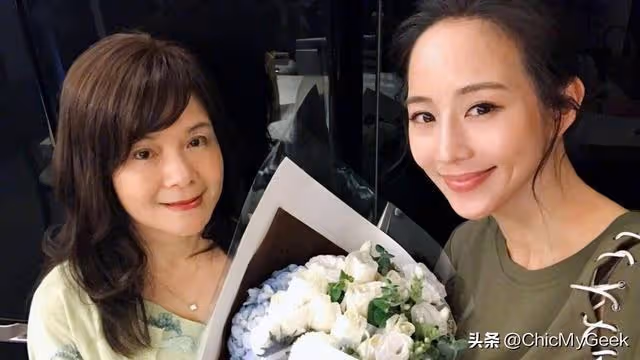 母親節明星大曬媽媽照,貌美星媽顏值驚人!