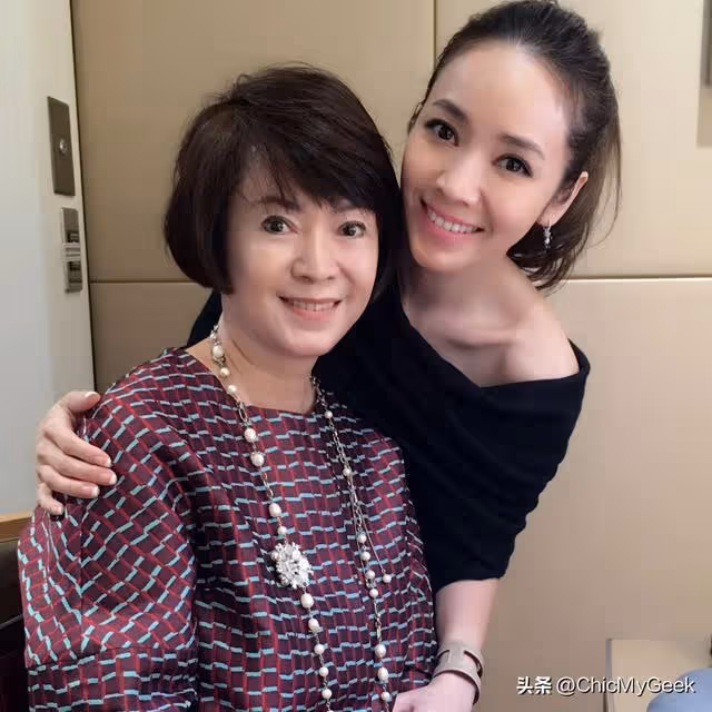 母親節明星大曬媽媽照,貌美星媽顏值驚人!