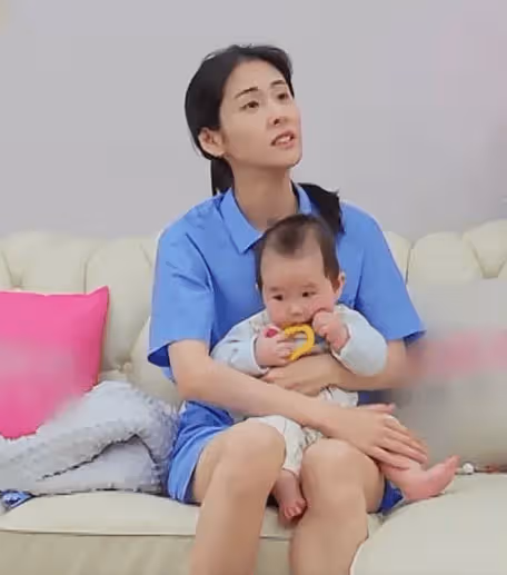 張碧晨瞞著華晨宇生下女兒,至今仍無名分!華晨宇回答:碧晨是很好的哥們