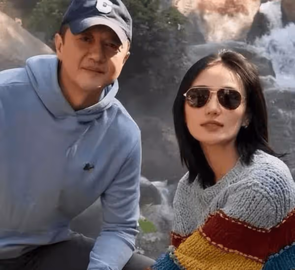 李亞鵬欠著巨債，老婆遊山玩水，同甘共苦只是說說而已！