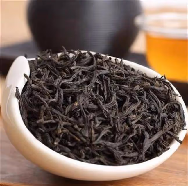 武夷紅茶正山小種有兩種口味,不難辨別,一聞就懂