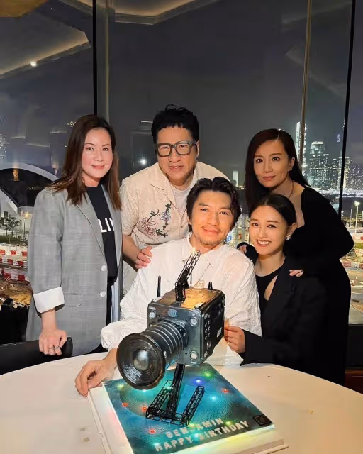 有心轉幕後?TVB當家小生袁偉豪與圈中好友慶生,生日蛋糕有玄機
