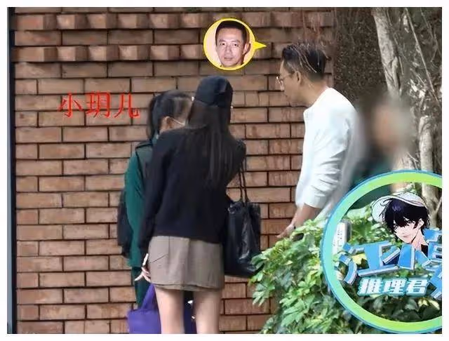 汪小菲開勞斯萊斯秀恩愛!網友吐槽:真浮誇!像村裡的暴發戶!
