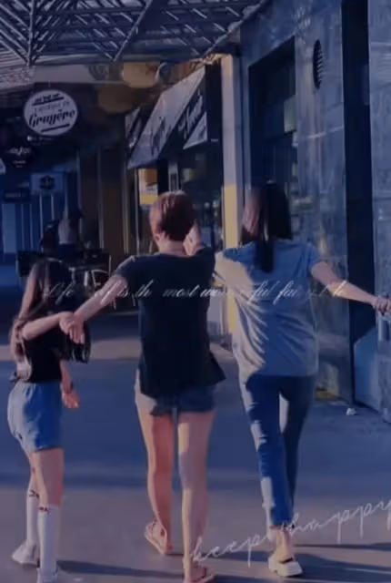 馬伊琍與倆女兒背影照流出，母女仨皆是大長腿，大女兒已高過她