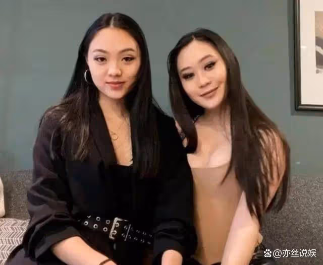 李連杰五台山虔誠禮佛,林虎大師親迎,保鏢護駕顯疲態
