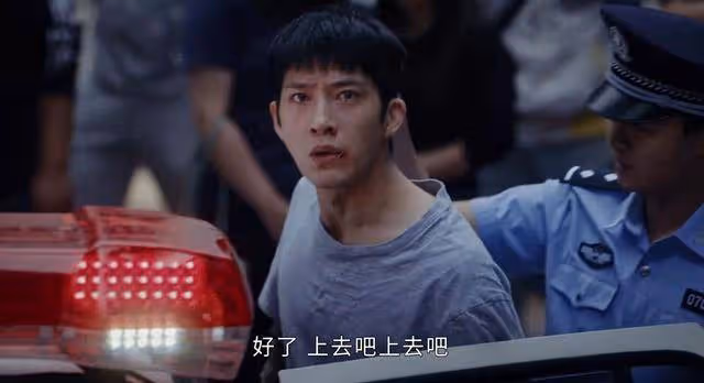 《新生》難怪費可走上歪路,除了受原生家庭影響,何珊才是罪魁禍首