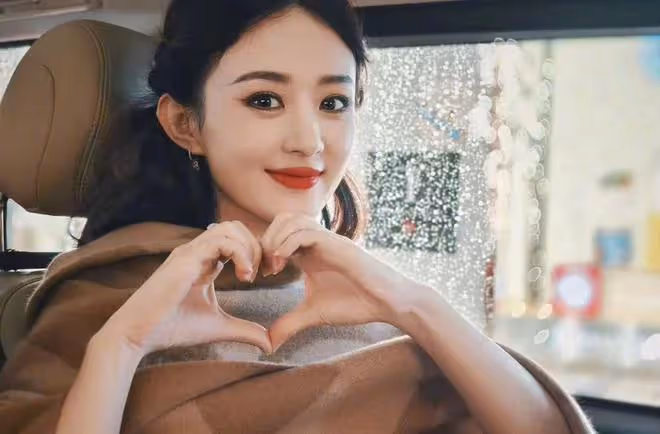 趙麗穎爺爺近照罕曝光!面容和善額頭似復刻,談及孫女滿臉擔心!