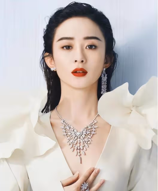 趙麗穎爺爺近照罕曝光!面容和善額頭似復刻,談及孫女滿臉擔心!