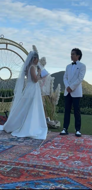 恭喜!39歲香港男星宣布愛妻誕下小公主,中文名由爺爺一手包辦