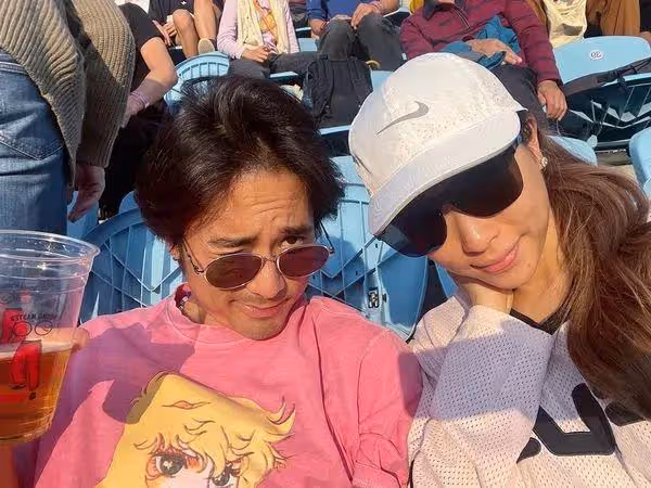 恭喜!39歲香港男星宣布愛妻誕下小公主,中文名由爺爺一手包辦