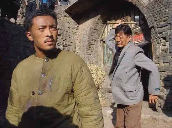 揭秘47歲曾黎戀情曝光真實內幕