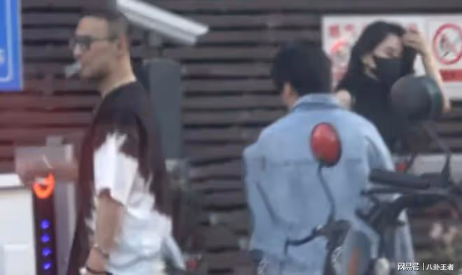 要氣死章子怡?汪峰帶新女友過母親節,小19歲是網紅,離異有一女