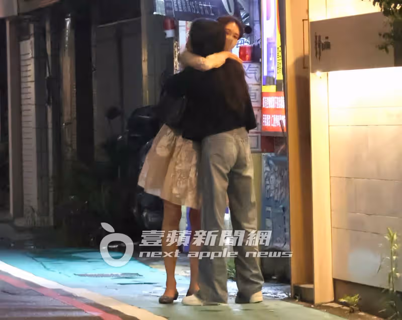 壹蘋10點強打｜林志玲10人維安！嗑和牛擁別神秘女　母親節返台陪媽享天倫（狗仔直擊）