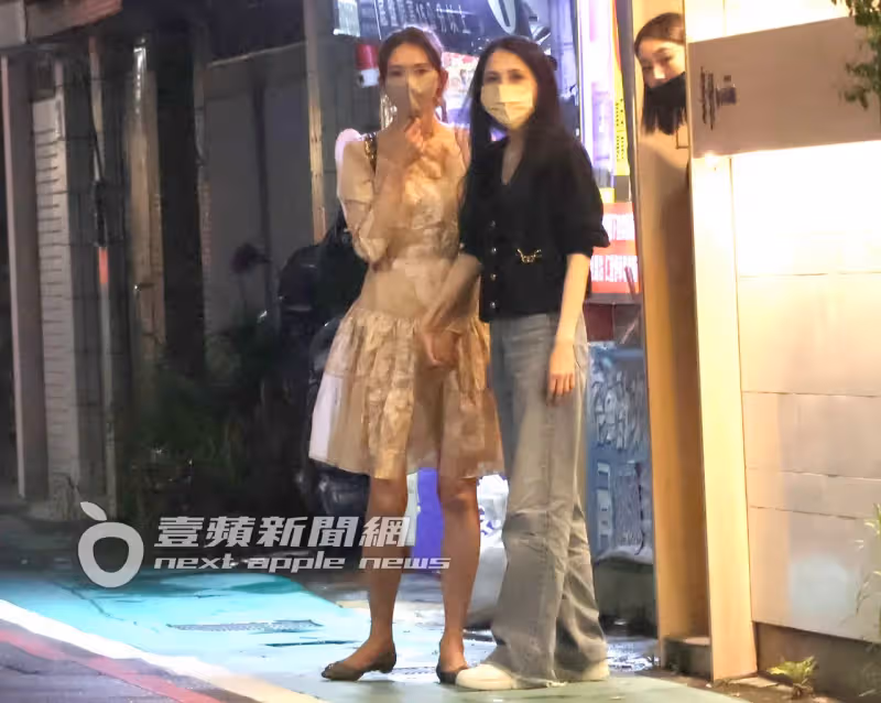 壹蘋10點強打｜林志玲10人維安！嗑和牛擁別神秘女　母親節返台陪媽享天倫（狗仔直擊）