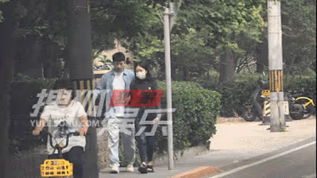 劉芮麟摟女友腰散步新戀情曝光 女友身材凹凸有致