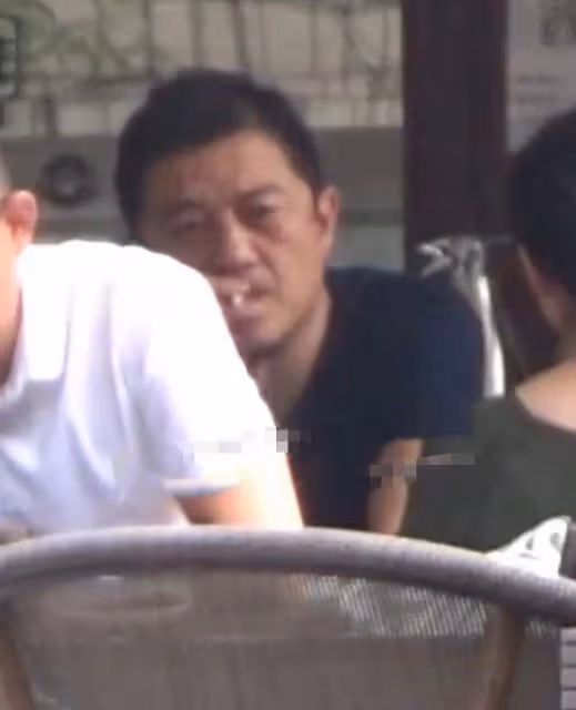 李亞鵬懶理欠債上線賣茶葉,被扒生活優越開百萬豪車,評論區淪陷