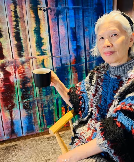 周杰倫曬葉惠美近照：用6個祝福感謝母親，稱媽媽是藝術家