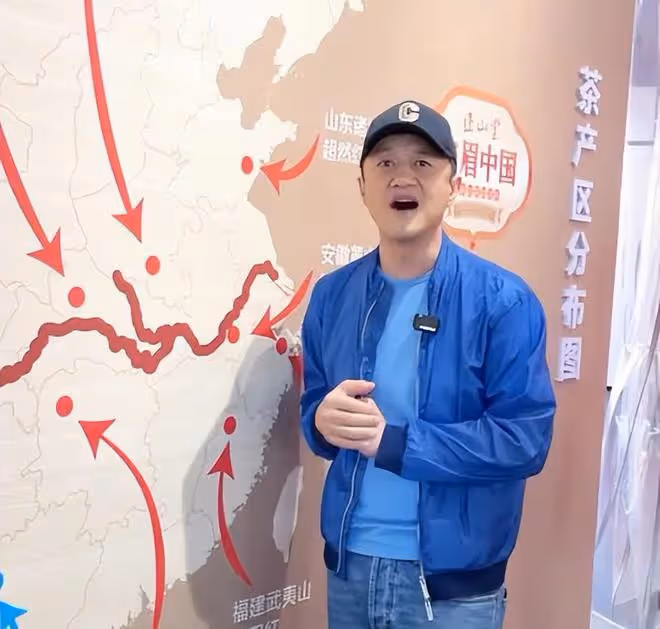 李亞鵬現身品茶,絕口不提社保的事,爆料人再添猛料揭發他