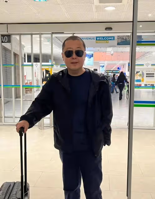 坎城出發照:唐嫣幹練,佟麗婭性感,周遊鬆弛,賈樟柯風韻猶存