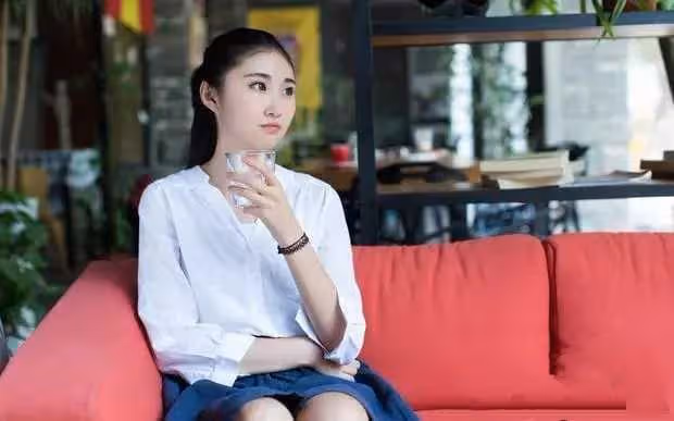 不許我和妹妹上大學的父親,供叔叔的兒子讀了研究生,最後打臉了
