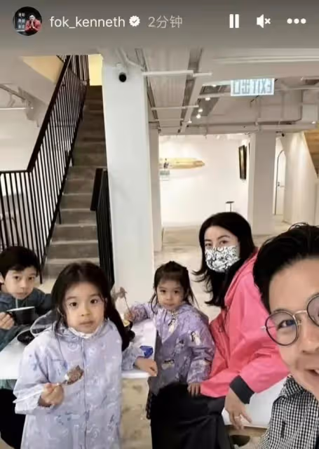 郭晶晶母親節曬照 兩個女兒為媽媽畫賀卡 7歲霍中怡會寫繁體字 